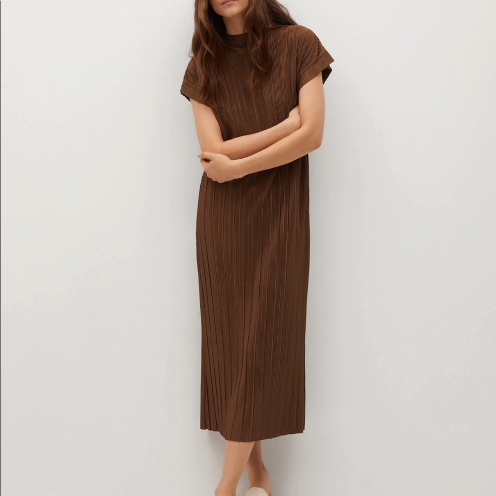 MANGO pleated maxi dress NWT size 6